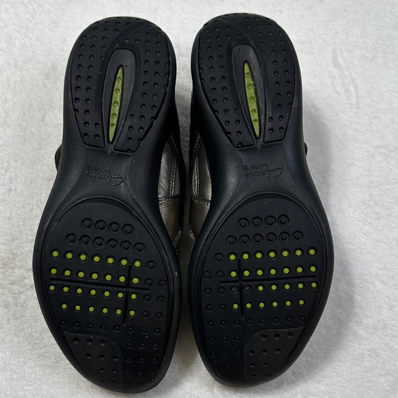 Clarks~Wave~Cruise Women's Size 7 Metallic Leather Comfort Mary Jane Shoes Flats - Picture 13 of 16